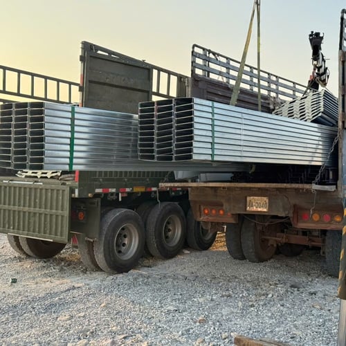 Cung cấp thép hình I Posco, tôn Đông Á, xà gồ C – Đơn hàng xuất khẩu Campuchia