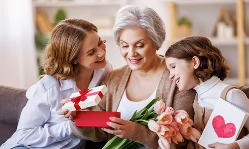 20/10 – Tặng Gì Để Khiến Mẹ & Người Yêu Bất Ngờ?