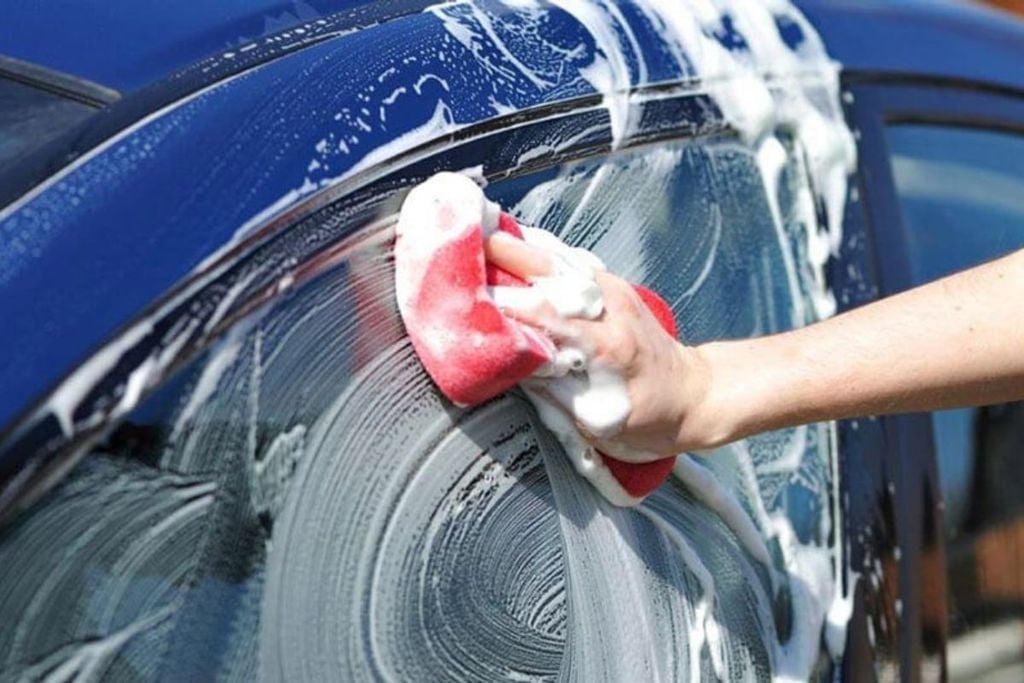 Hướng dẫn chăm sóc xe ô tô tại nhà