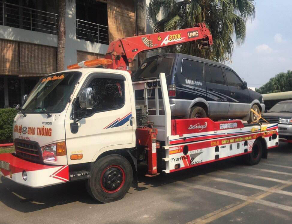 dịch vụ cứu hộ giao thông ô tô tại TPHCM
