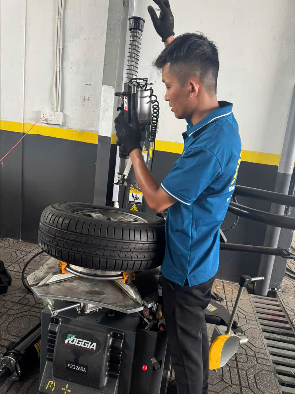 Thay lốp ô tô chính hãng tại Bình Dương