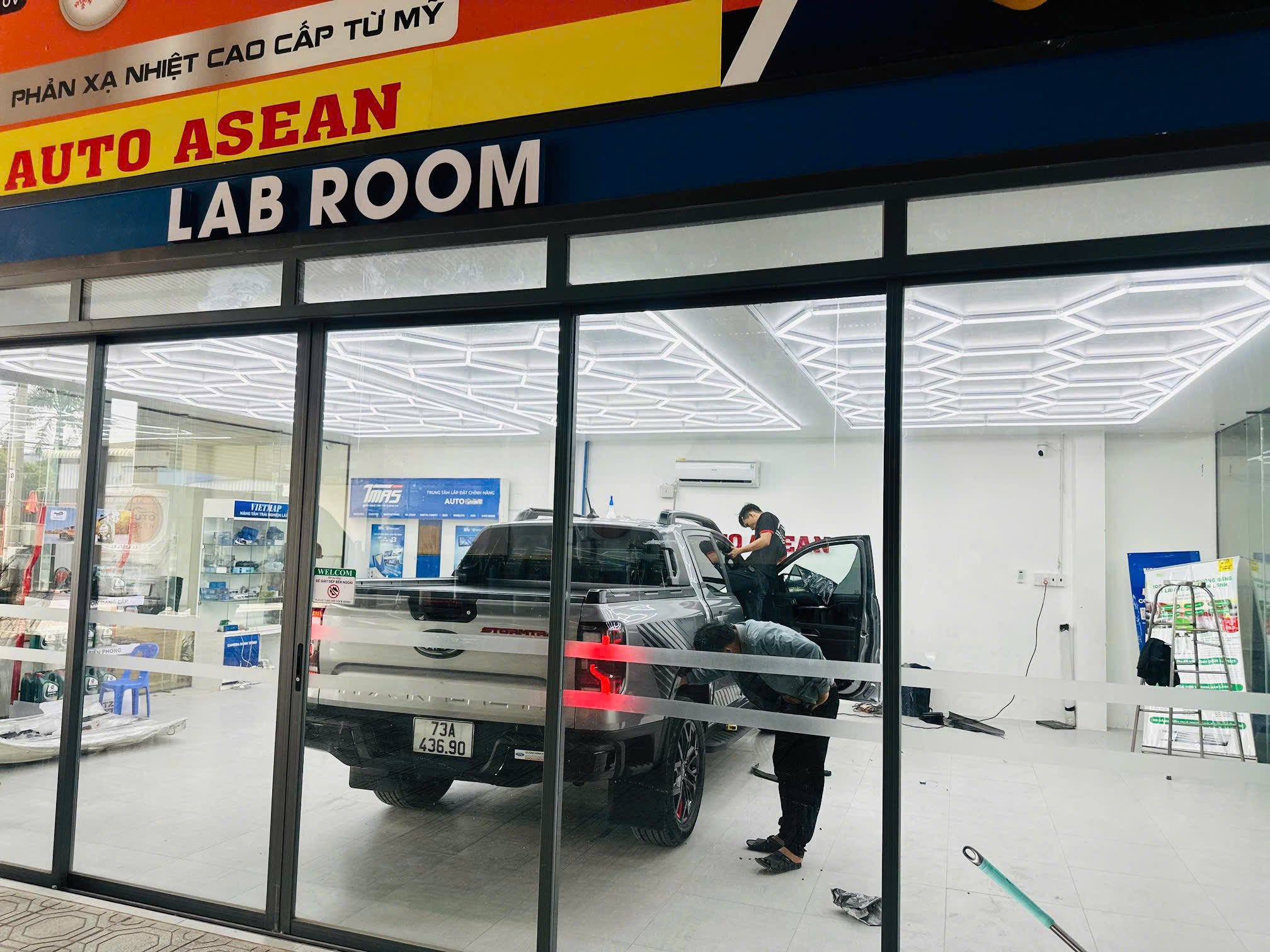 Cung cấp - lắp đặt phụ kiện ô tô tại Bình Dương - TPHCM