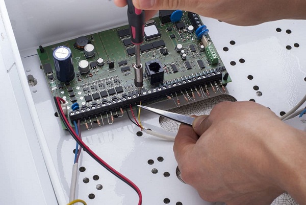 địa chỉ sửa chữa - thay thế ECU ô tô uy tín tại Bình Dương