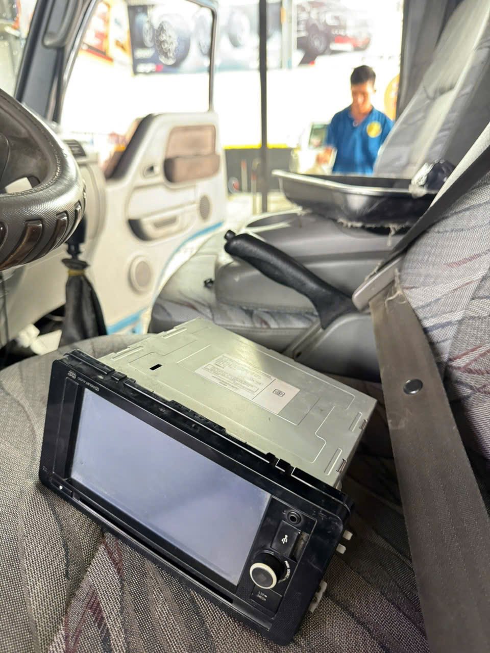 nâng cấp màn hình ô tô giá rẻ tại Bình Dương