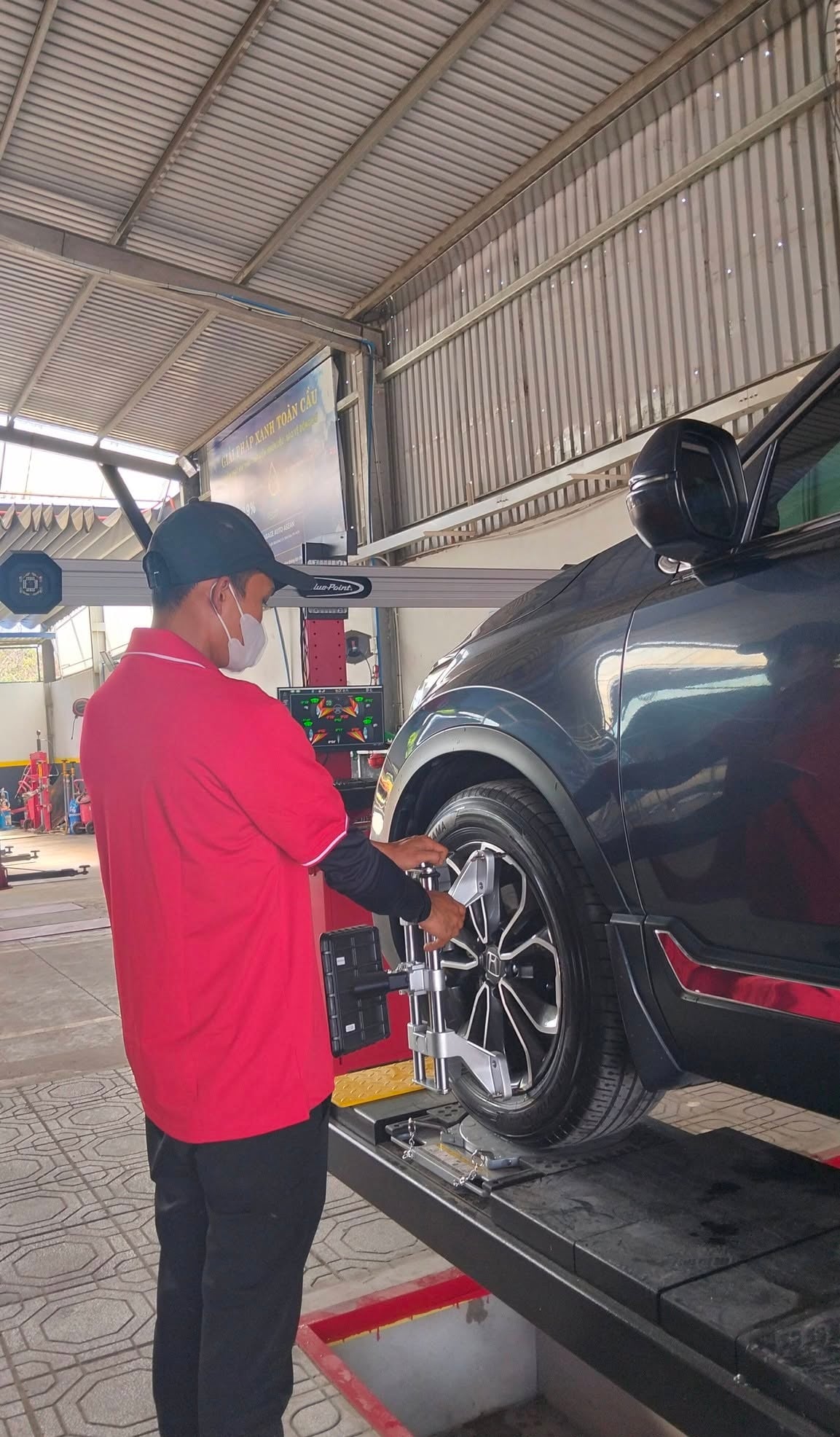 kiểm tra và cân bằng động bánh xe ô tô uy tín tại TPHCM