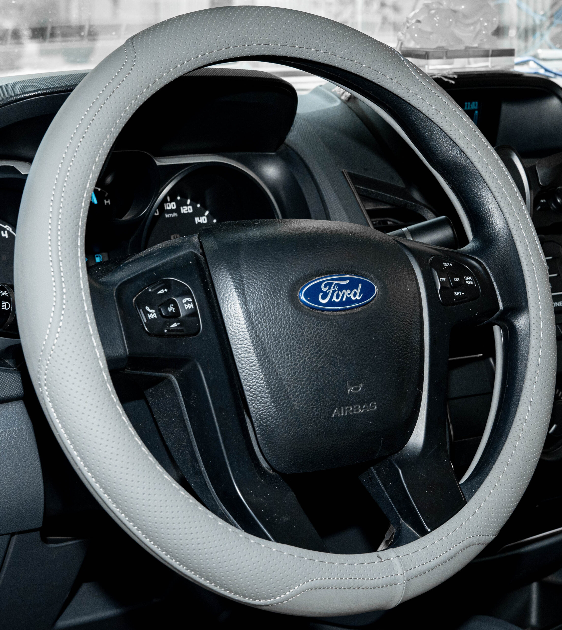 bọc vô lăng ô tô giá rẻ tại Bình Dương - TPHCM