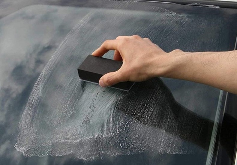 dịch vụ tẩy ố kính ô tô uy tín tại TPHCM