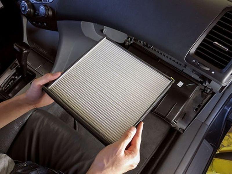 thay lọc gió điều hòa ô tô tại Bình Dương
