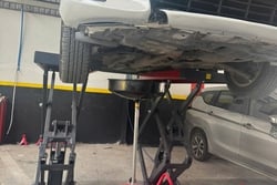 Thay dầu nhớt ô tô loại nào tốt?