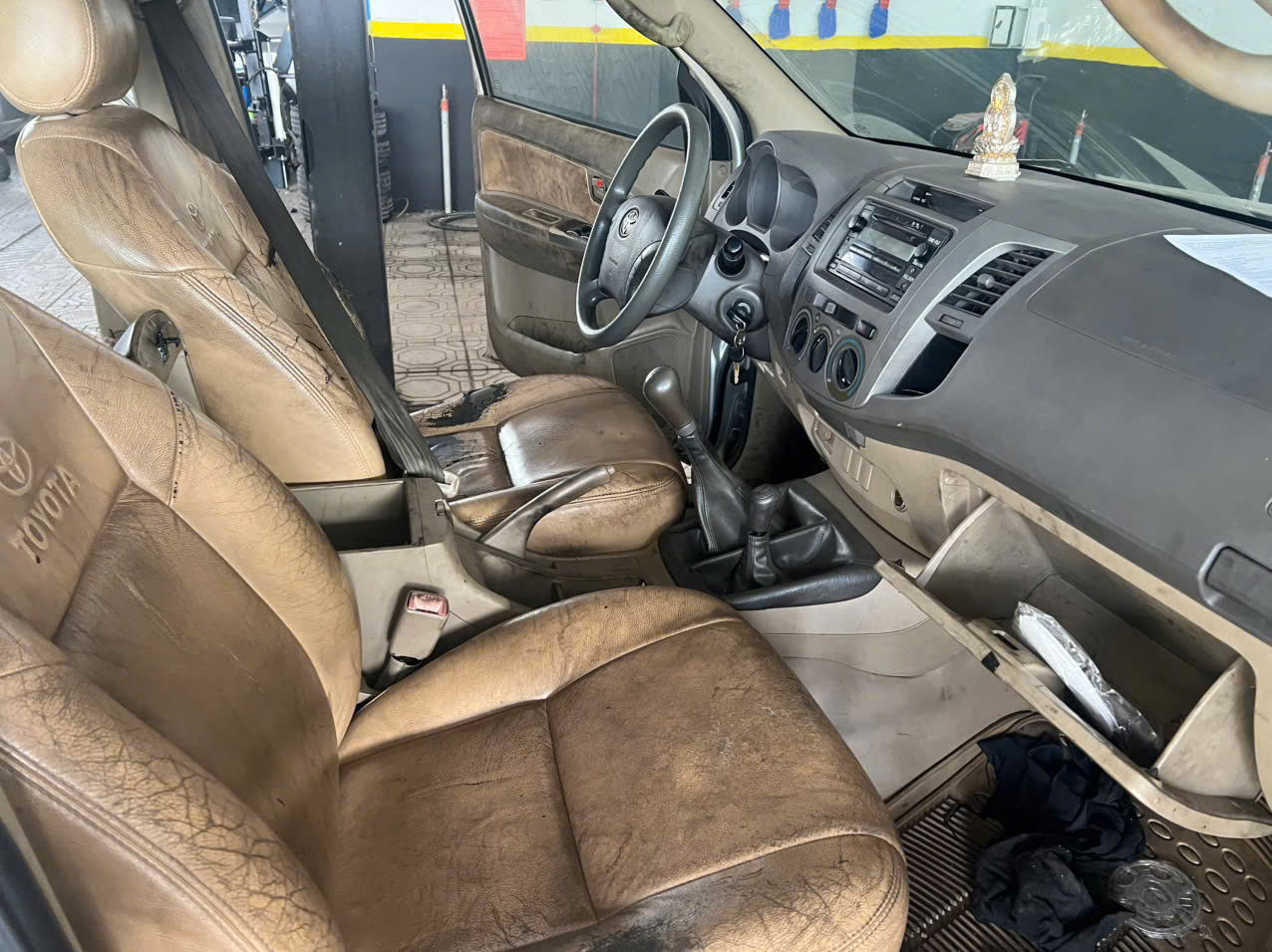 Combo rửa xe, dọn nội thất, dán phim cách nhiệt ô tô tại Bình Dương - TPHCM