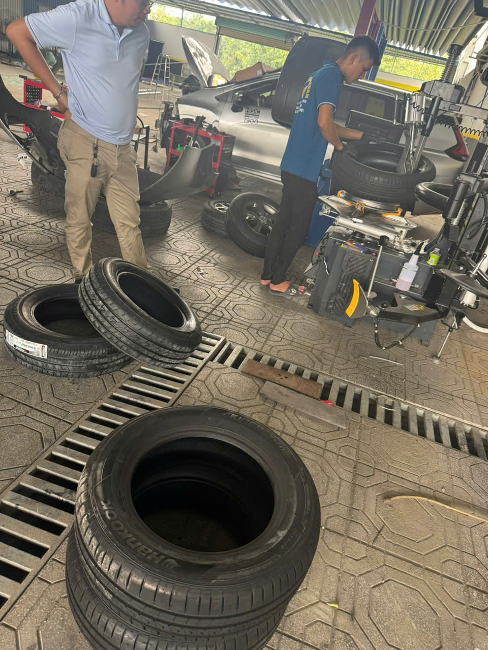 dịch vụ sửa chữa ô tô tại TPHCM