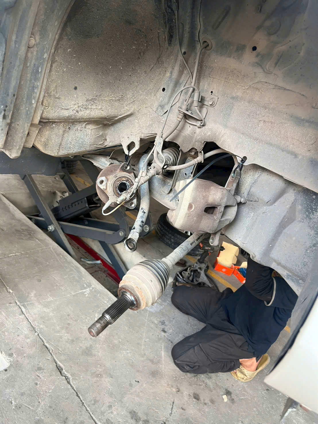 Sửa ô tô bị rung lắc uy tín tại Bình Dương - TPHCM