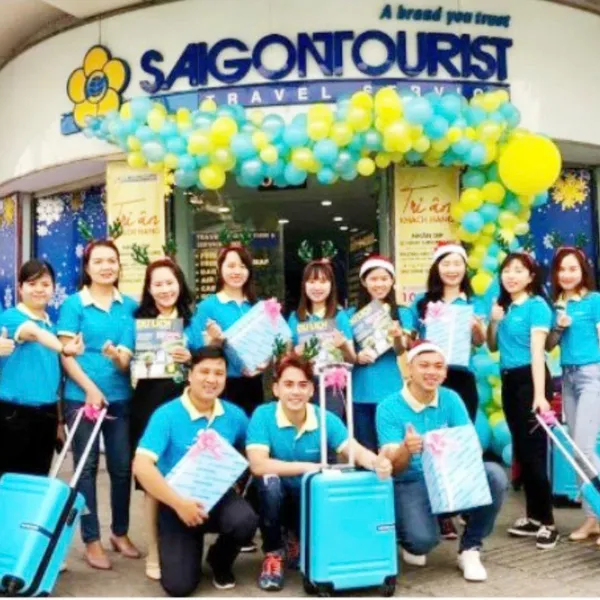 Áo thun đồng phục du lịch Saigontourist màu xanh phối cổ vàng