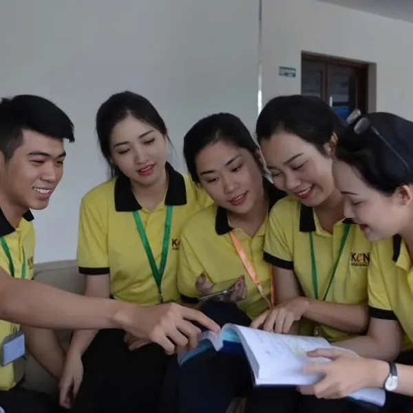 Áo polo đồng phục doanh nghiệp màu vàng phối cổ đen