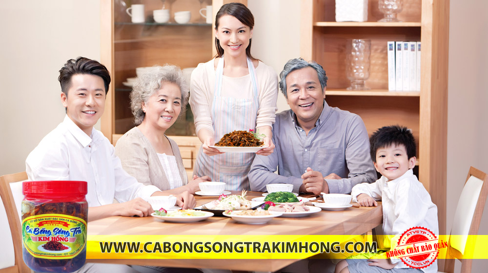 Bữa cơm với cá bống sông trà