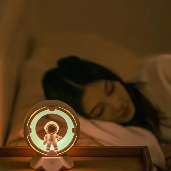 Đèn Ngủ XO OZ12 Phi Hành Gia - Ánh Sáng Vũ Trụ Cho Giấc Mơ Bay Cao