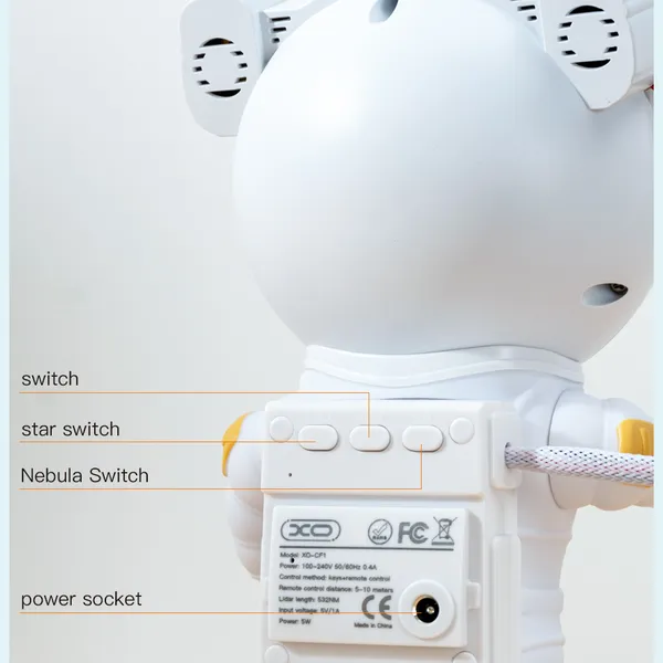 Đèn chiếu bầu trời sao hình phi hành gia XO CF1 - Chiếu ngân hà, điều khiển từ xa