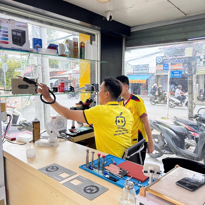 Kinh nghiệm tìm nơi sửa điện thoại uy tín lấy liền bảo hành dài hạn