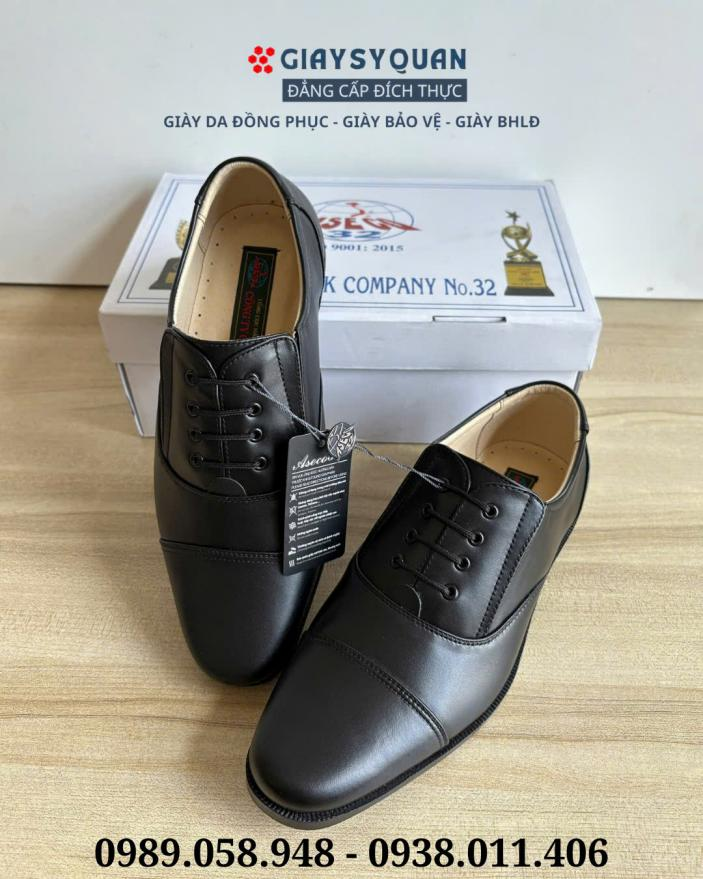 Giày sĩ quan cấp tá của Công ty Cổ phần 32 có thiết kế tối giản