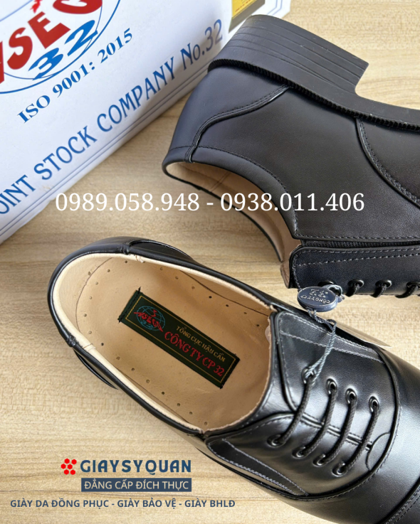 Lót giày làm từ da heo có lỗ thoáng khí