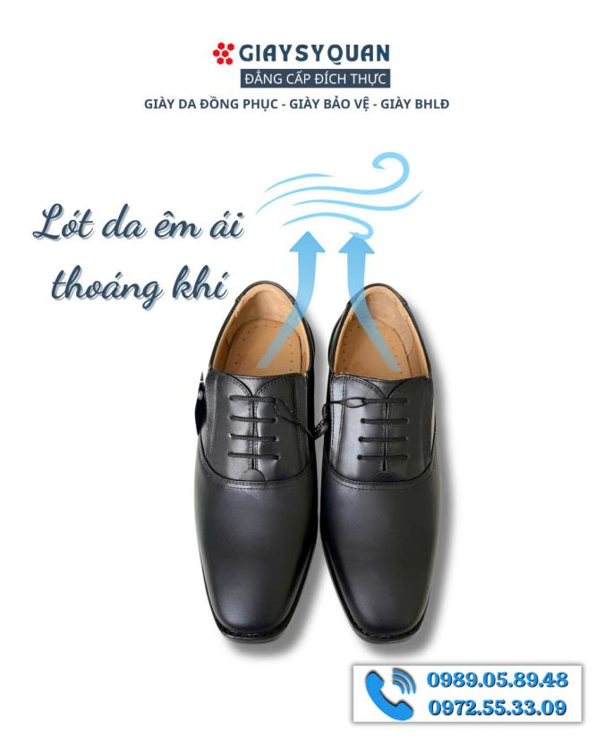 Phần lót làm từ da thật êm ái và thoáng khí