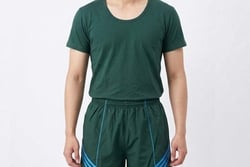 Trời Nóng Mặc Gì? Áo Thun Bộ Đội Và Quần Cụt Công ty 26 Là Lựa Chọn Số 1