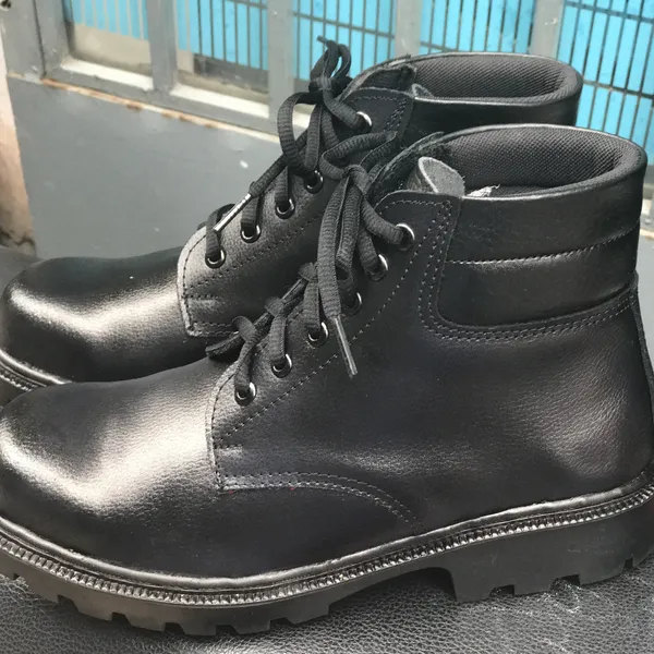 Giày Bảo Hộ Lao Động Cổ Cao