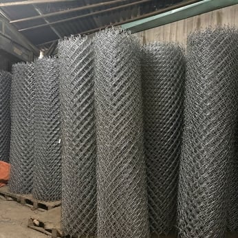 LƯỚI B40 Ô 40X40 MẠ KẼM KHỔ 2M