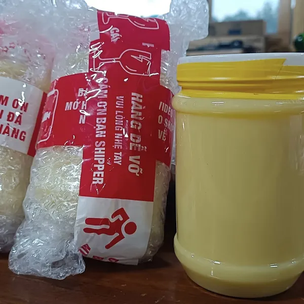 Sữa ong chúa tươi nguyên chất