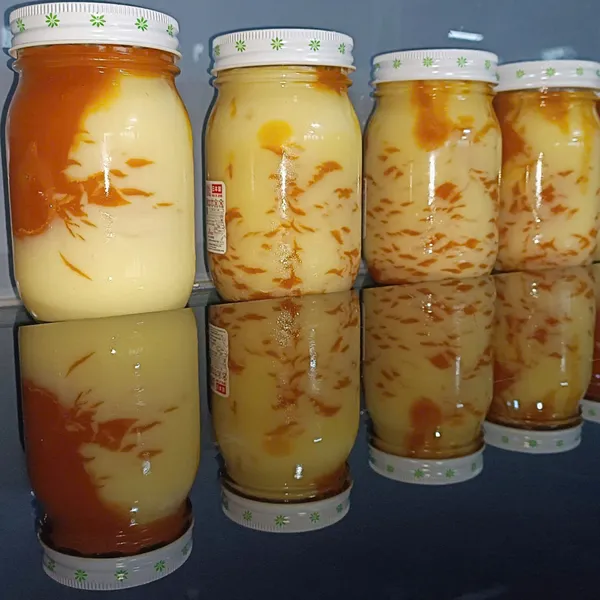 Sữa ong chúa trộn phấn hoa tươi