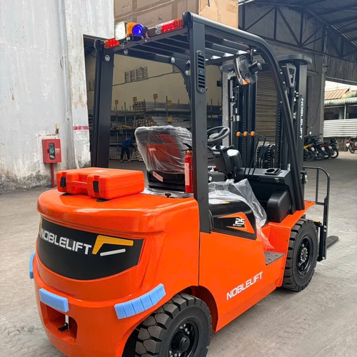 Xe nâng điện 2.5 tấn