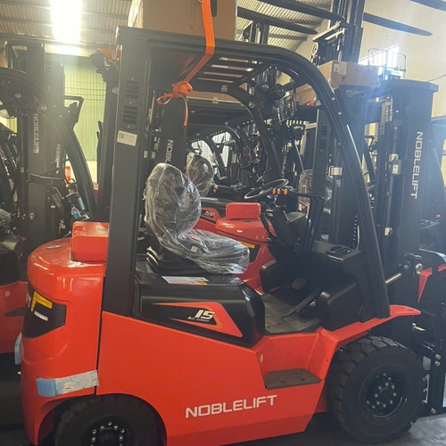 Xe nâng điện 1.5 tấn