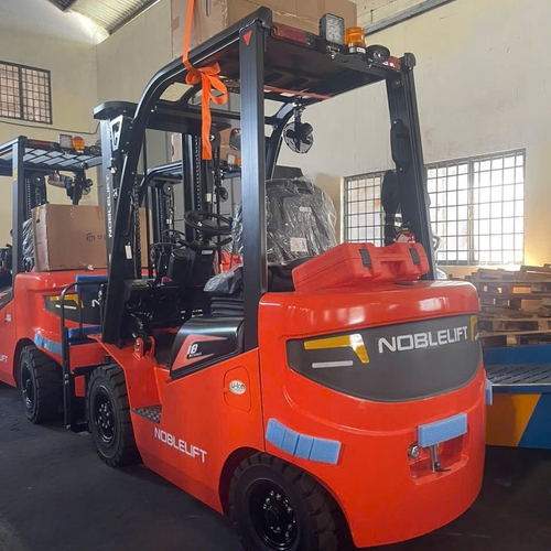 Xe nâng điện 1.8 tấn