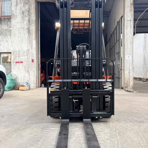 Xe nâng điện 2.5 tấn