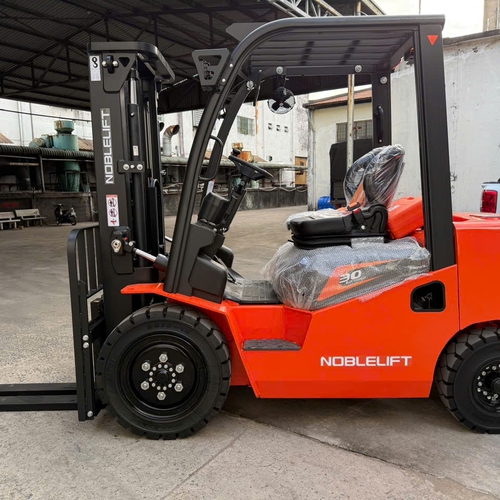 Xe nâng điện 3 tấn