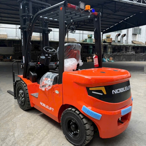 Xe nâng điện 3 tấn