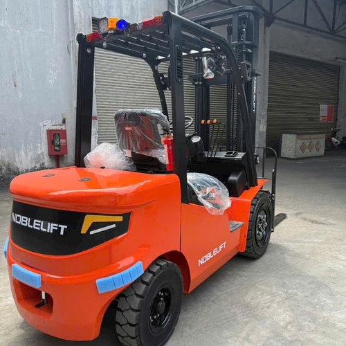 Xe nâng điện 3 tấn