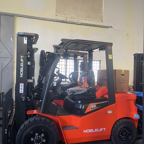 Xe nâng điện 3.5 tấn