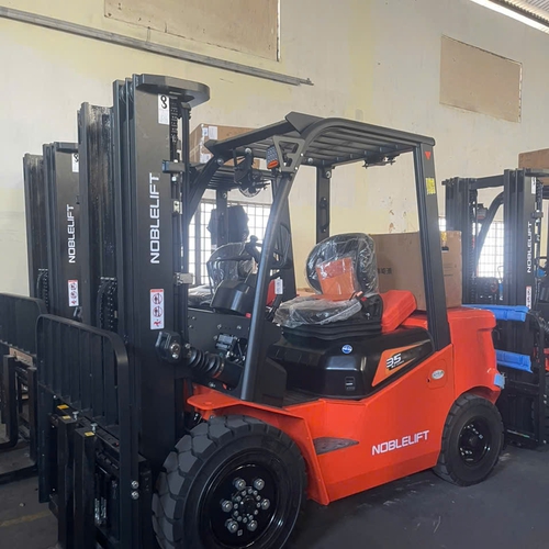 Xe nâng điện 3.5 tấn