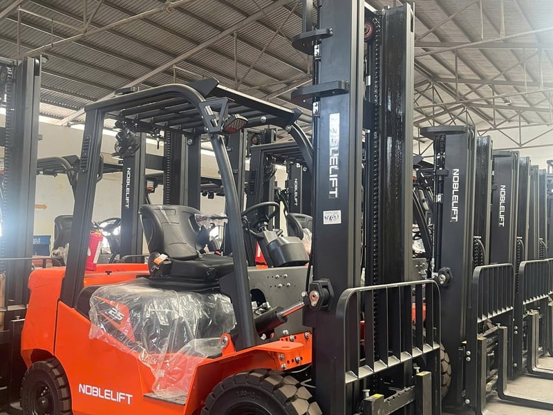 Xe nâng trung quốc giá rẻ 