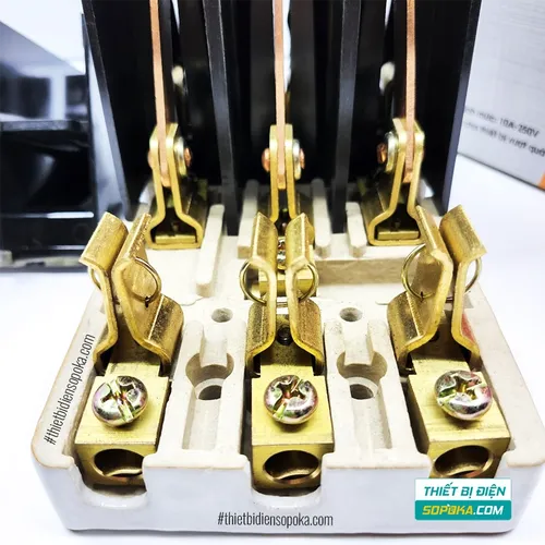 Cầu Dao Đảo Đế Sứ 3 Pha 600V 100A 3P 2N D37 SOPOKA