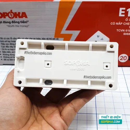 Ổ Cắm Điện 3 Lỗ Gắn Táp Lô Có Nắp Che E15N SOPOKA