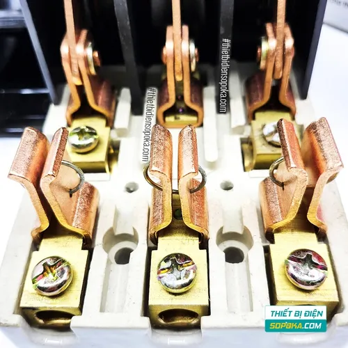 Cầu Dao Đảo Đế Sứ 3 Pha 150A 600V D43 SOPOKA