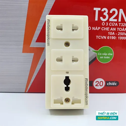 Ổ Cắm Điện Gắn Táp Lô 3 Lỗ Có Màn Che 2200W 10A T32N SOPOKA