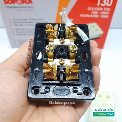 Ổ Cắm Điện 2 Lỗ Gắn Táp Lô 2200W 10A T30 SOPOKA