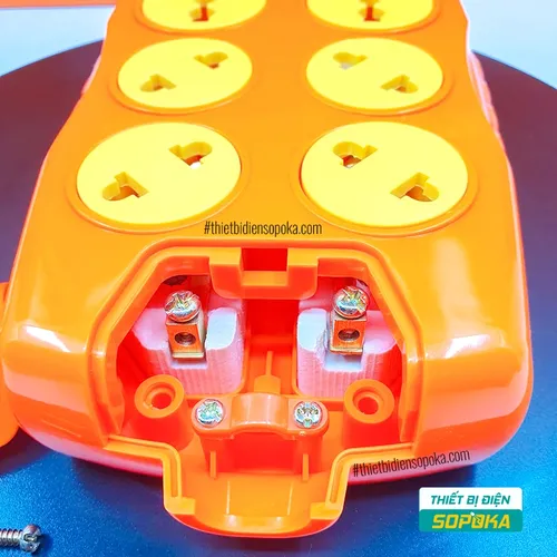 Ổ Cắm Điện 6000W 6 Lỗ Chéo Không Dây 30A 6S-6000W+C SOPOKA