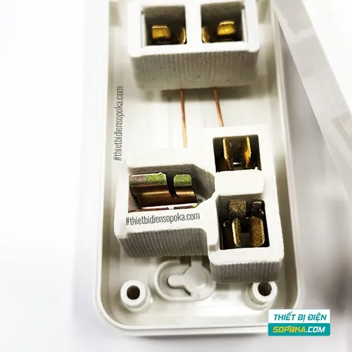 Ổ Cắm Điện 6 Lỗ Lõi Sứ Không Dây 2200W Có Công Tắc 6M-0 SOPOKA