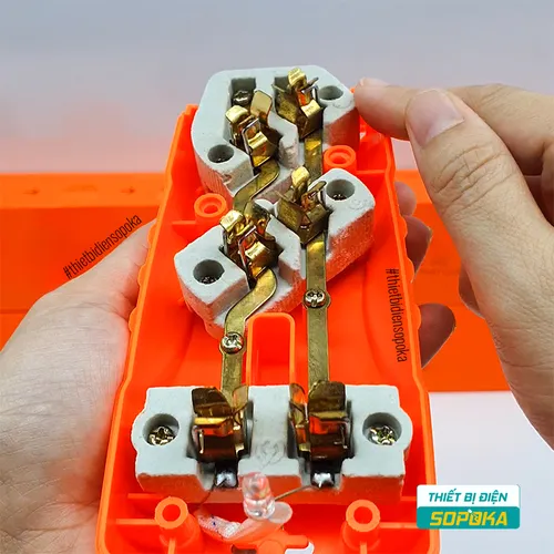 Ổ Cắm Điện 3 Lỗ Chéo 3000W 15A 250V 3C-3000W SOPOKA