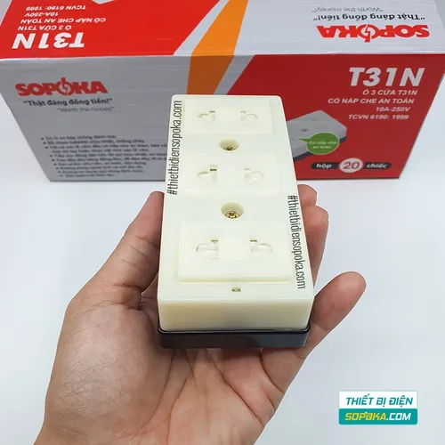 Ổ Cắm Điện 3 Lỗ Gắn Táp Lô Có Màn Che 2200W 10A T31N SOPOKA