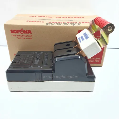 Cầu Dao Đế Sứ 3 Pha 3P 100A 600V Màu Đen D15 SOPOKA